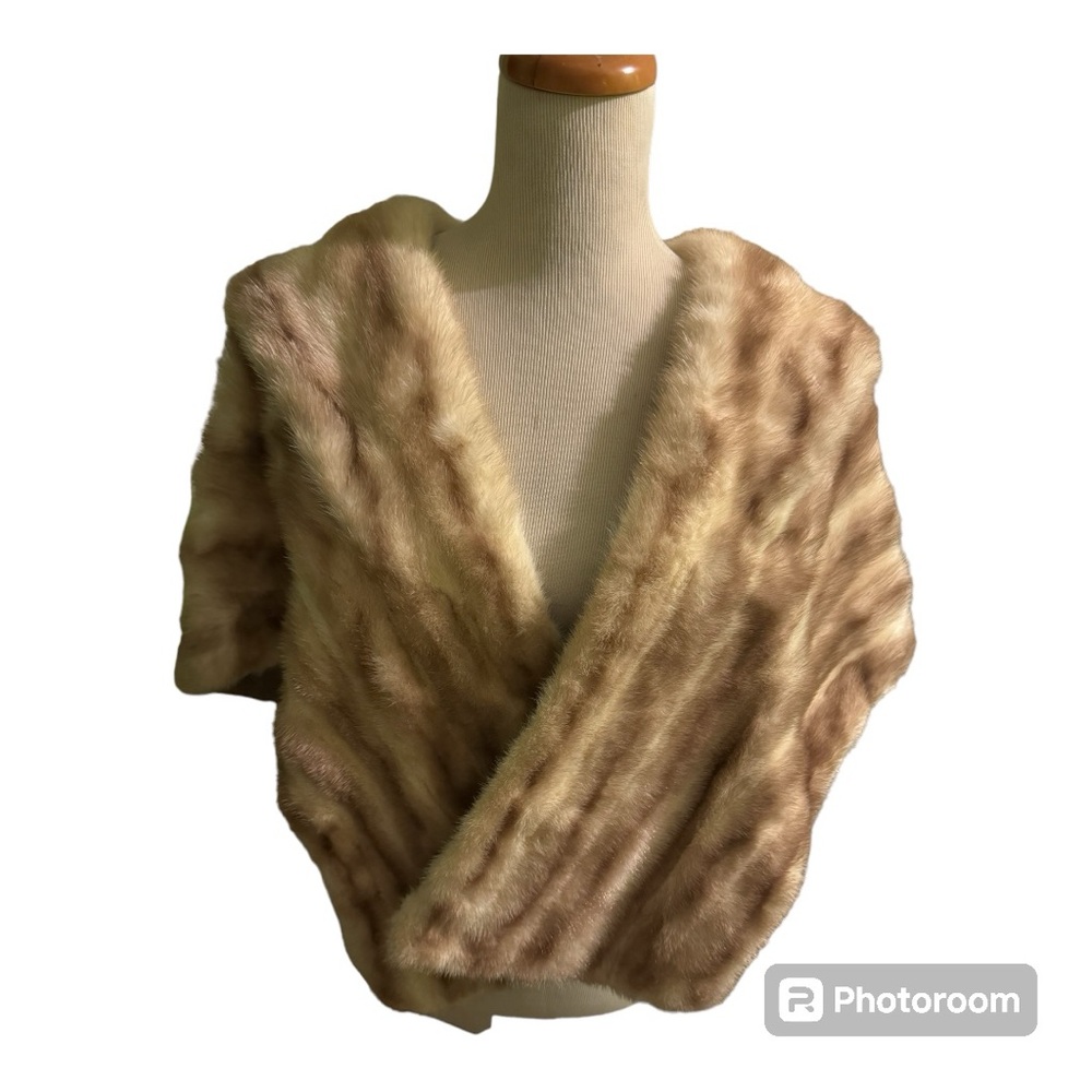 Vintage collared tan/cream real fur stole
